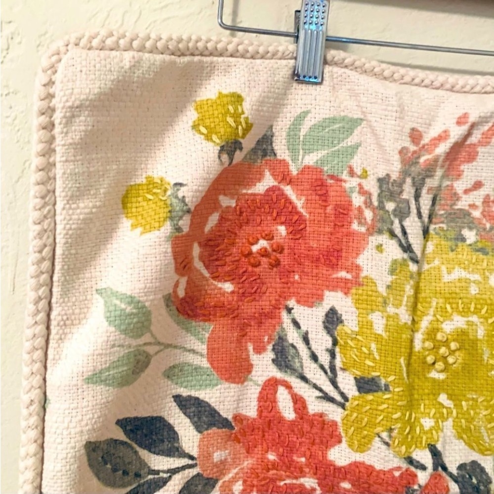 Cynthia Rowley Cotton Floral Pillow Sham W/Tassel 
Love on flip side - Picture 14 of 16
